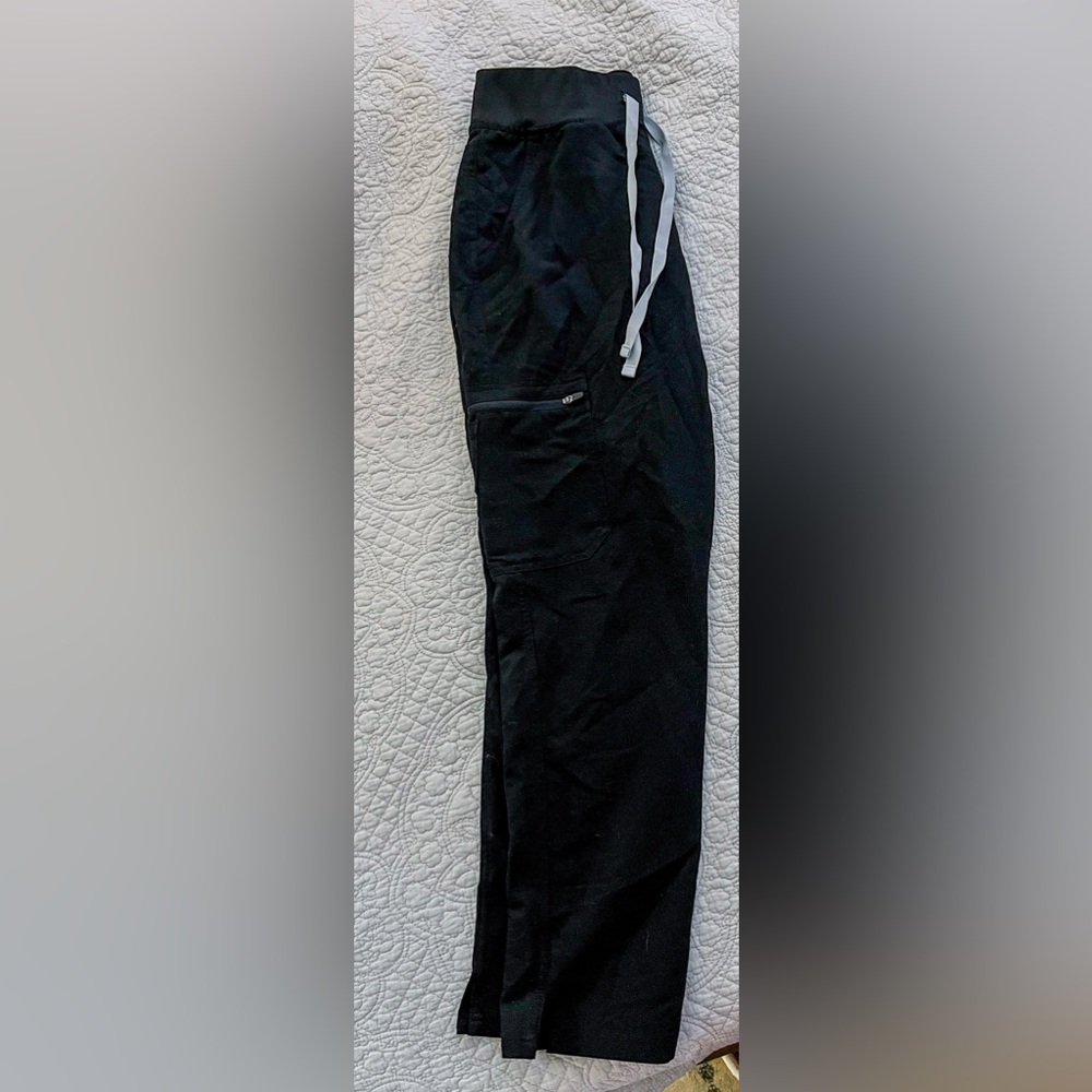 High waisted black fig scrub bottoms